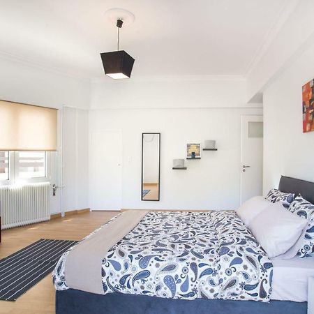 Ideally Located Flat ★ Close To Everything Apartment Athena Bagian luar foto