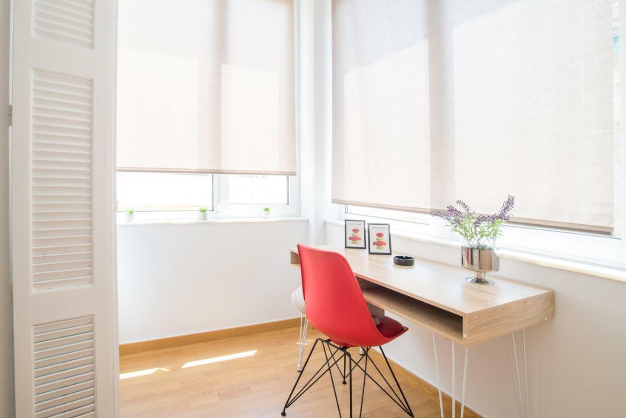 Ideally Located Flat ★ Close To Everything Apartment Athena Bagian luar foto