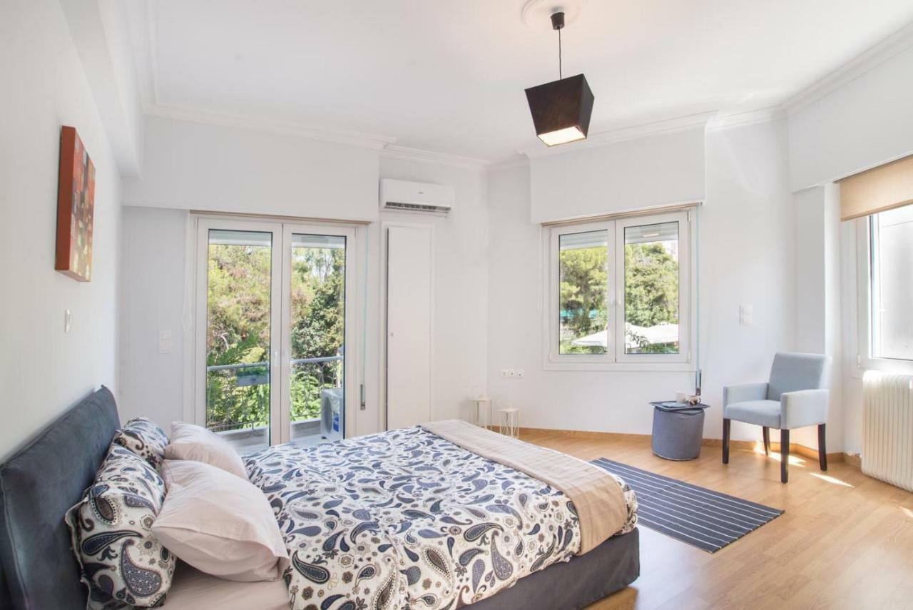 Ideally Located Flat ★ Close To Everything Apartment Athena Bagian luar foto
