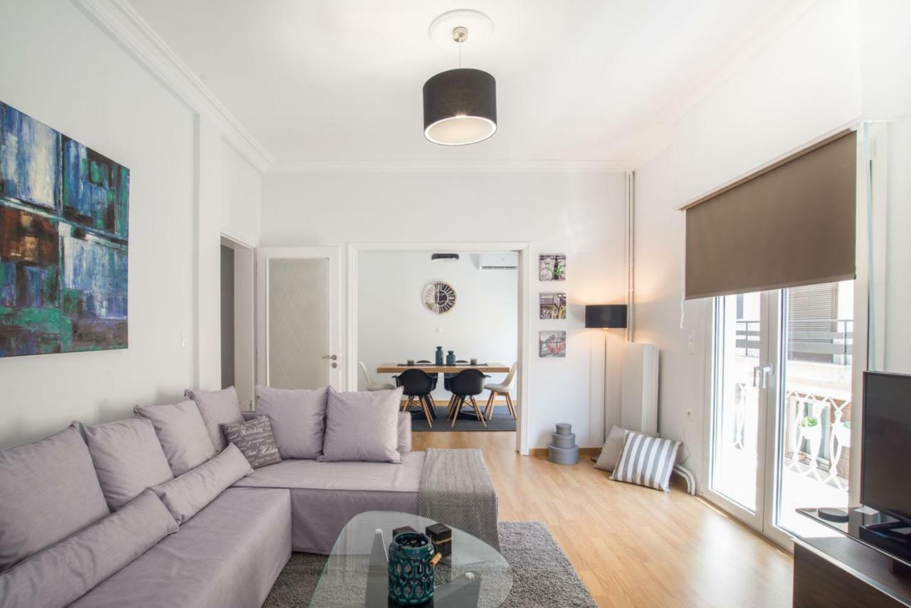 Ideally Located Flat ★ Close To Everything Apartment Athena Bagian luar foto