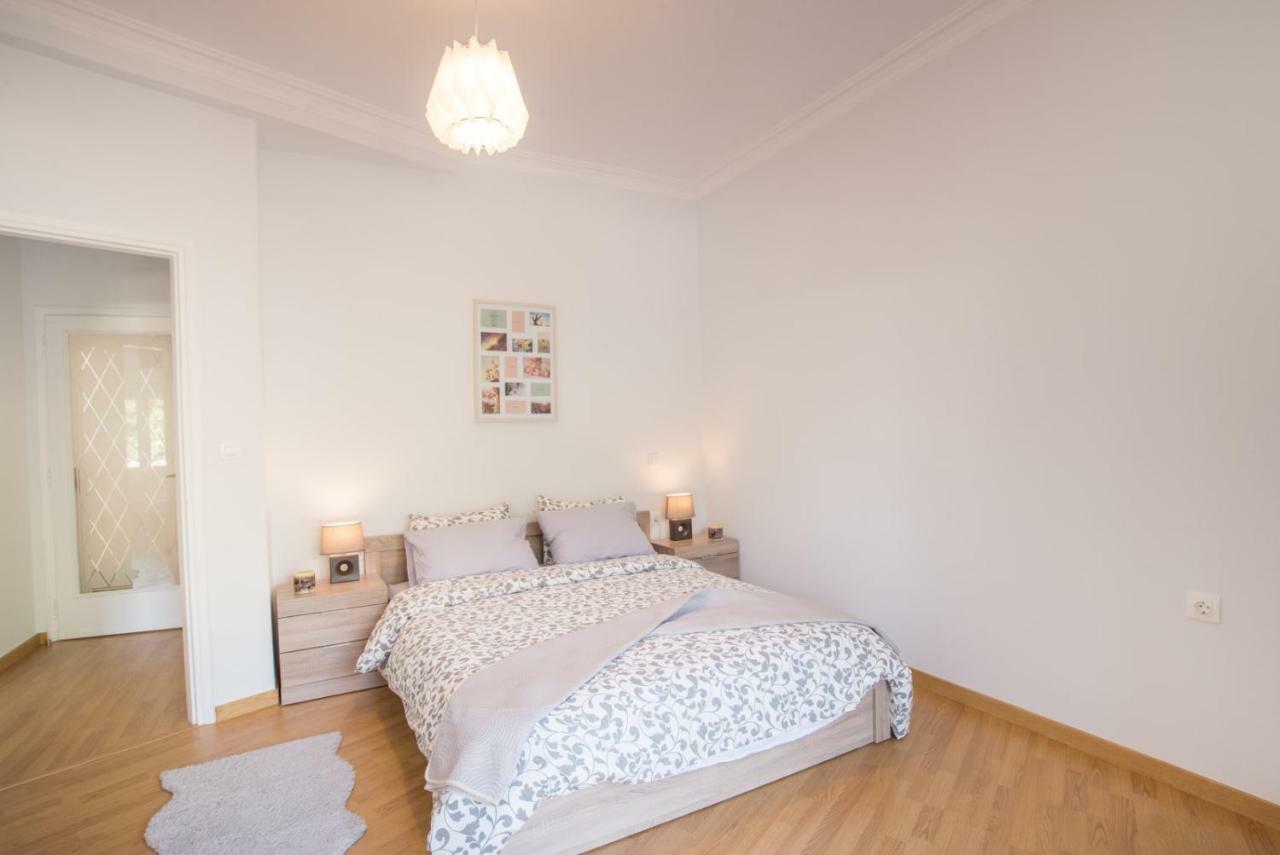 Ideally Located Flat ★ Close To Everything Apartment Athena Bagian luar foto